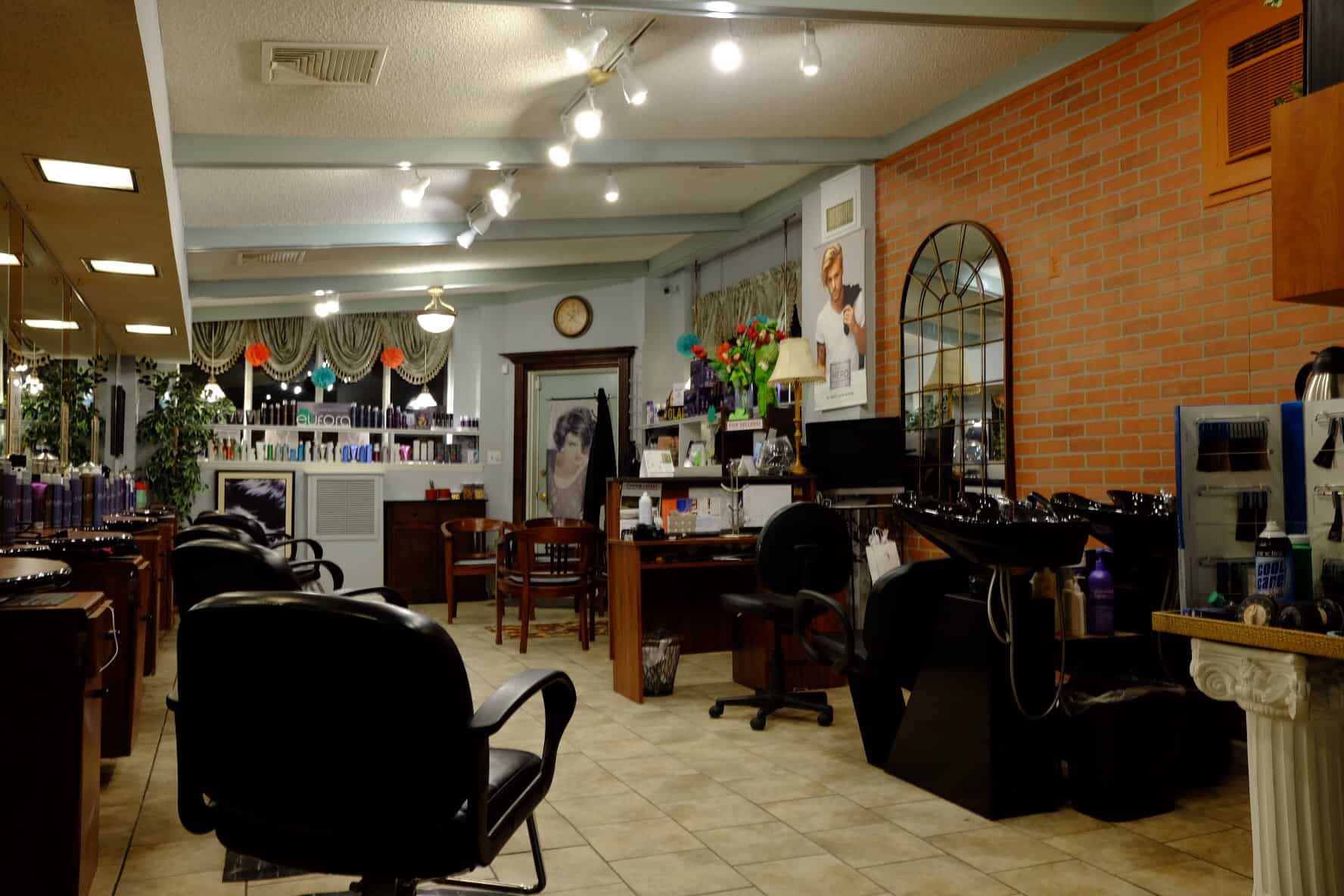 Salon in South Philadelphia PA | Hot Waves South Philly